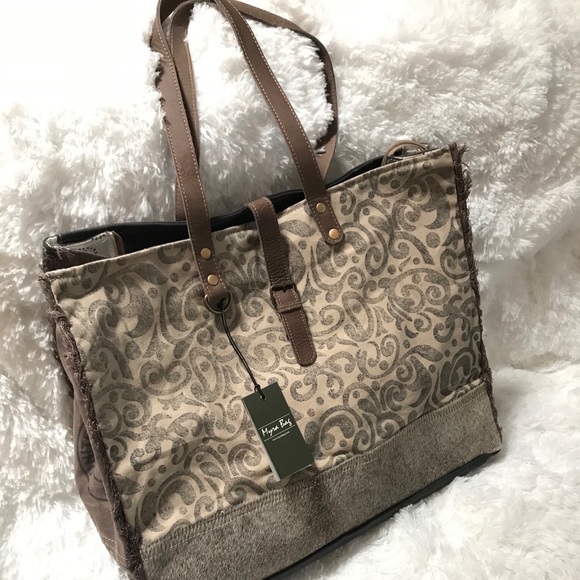 New MYRA bag weekender overnight upcycled cow print leather canvas beach diaper - Picture 8 of 15